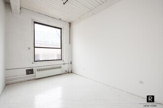 57 Jay St-Unit -4A in Brooklyn, NY - Foto de edificio - Building Photo