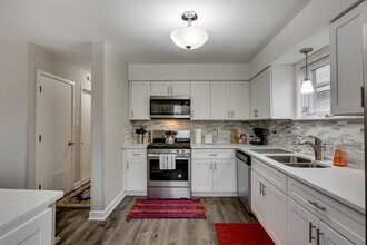 226 S Hoyne Ave, Unit SI ID1255621P in Chicago, IL - Foto de edificio - Building Photo