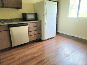 70 Pine Ct in Crystal Lake, IL - Building Photo - Building Photo