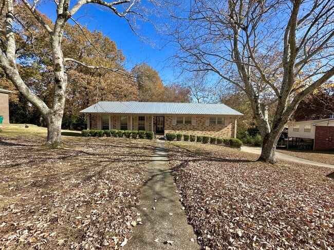 property at 2805 2nd Pl NW