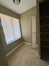 941 Coral Club Dr in Coral Springs, FL - Foto de edificio - Building Photo