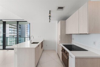 501 NE 31st St, Unit 3806 in Miami, FL - Building Photo - Building Photo