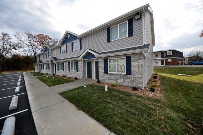 Bennington Place - Beautifully Renovated Apartments