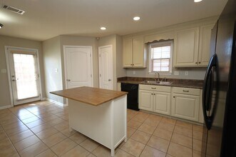 1823 Hazel Dr in Valdosta, GA - Building Photo - Building Photo