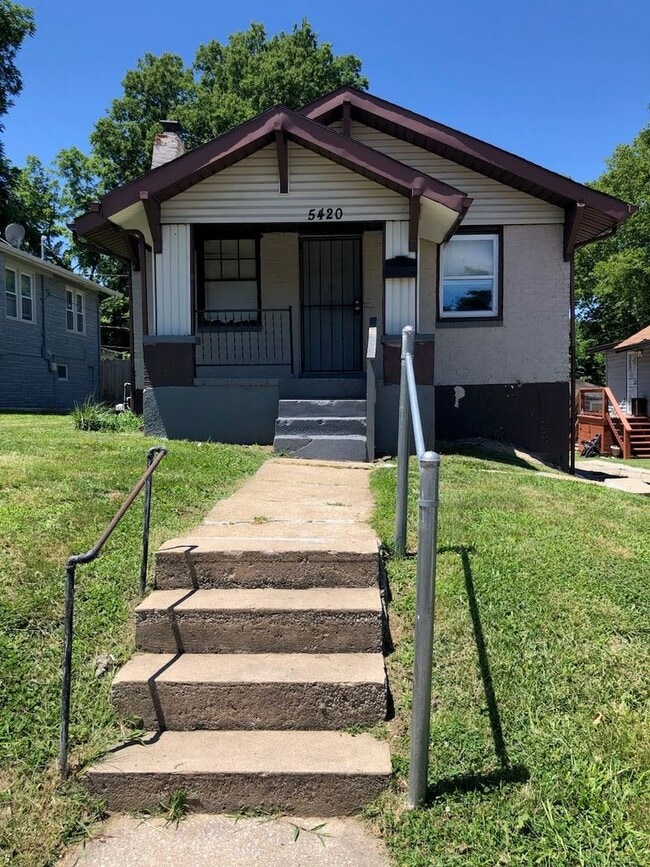5420 Jackson Ave in Kansas City, MO - Building Photo - Building Photo