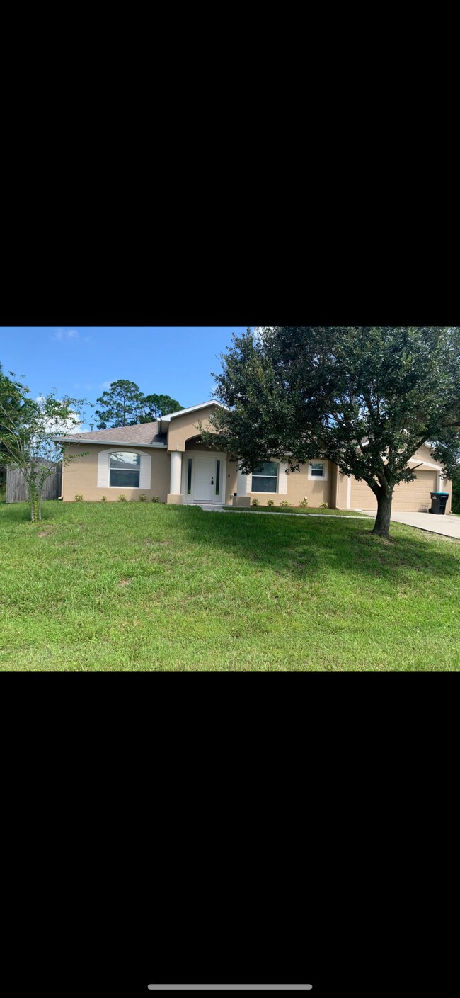 property at 2851 Hagdom Ave SE