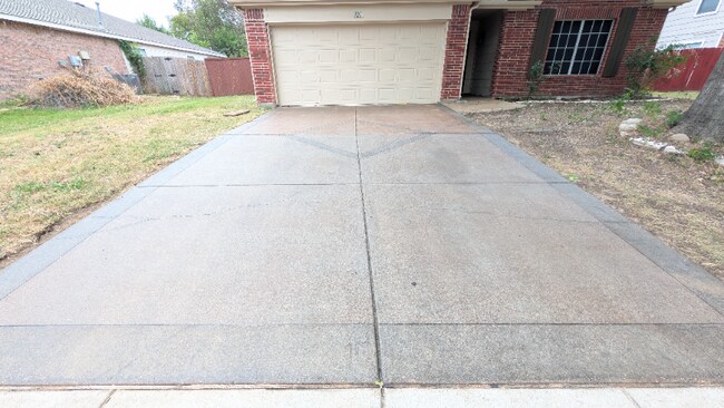 921 Wintercreek Dr in Denton, TX - Building Photo - Building Photo