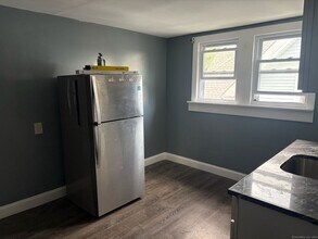 319 Sherman Ave in New Haven, CT - Building Photo - Building Photo