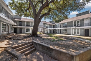 Estrella Apartment Homes in Dallas, TX - Building Photo