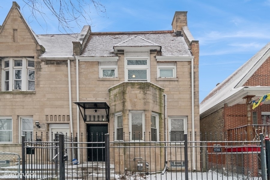 1308 N Harding Ave in Chicago, IL - Building Photo