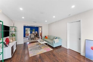 2311 SW 2nd St in Miami, FL - Building Photo