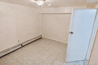 1-72 Beach 115th St in Queens, NY - Building Photo - Building Photo