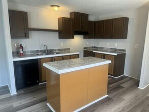 4807 Allen Way in Tampa, FL - Building Photo - Building Photo
