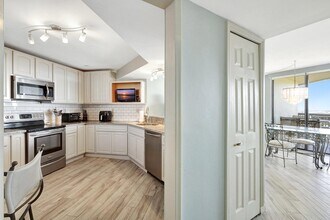 9500 S Ocean Dr, Unit Ph-10 in Jensen Beach, FL - Building Photo - Building Photo