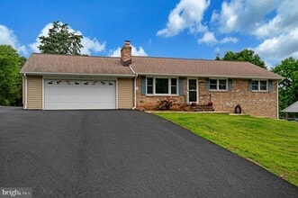 212 Mt Pleasant Blvd in Fredericksburg, VA - Building Photo - Building Photo