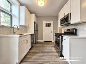 3937 N Janssen Ave in Chicago, IL - Building Photo - Building Photo