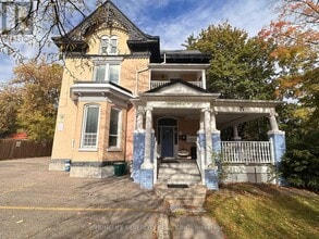 50 Nelson St W in Brampton, ON - Building Photo - Building Photo