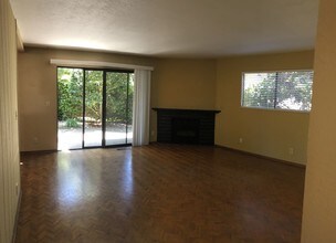 9500 Center St-Unit -#38 in Carmel, CA - Building Photo - Building Photo