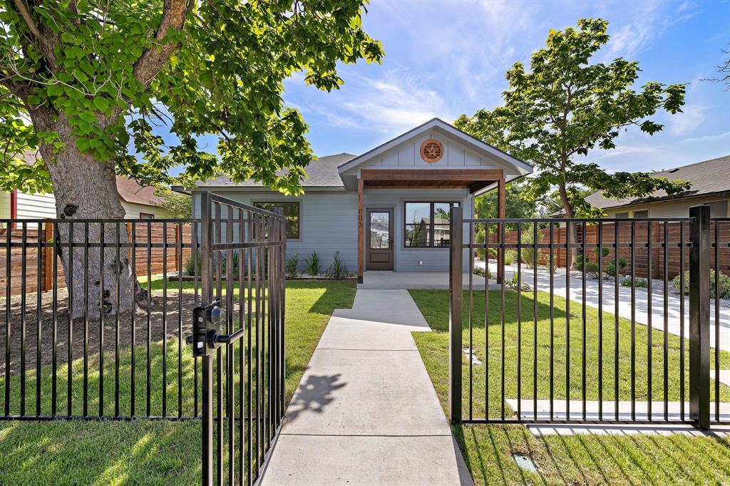 603 Maple St in Taylor, TX - Foto de edificio