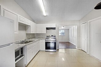 3802 Shady Grove Cir in Orlando, FL - Building Photo - Building Photo