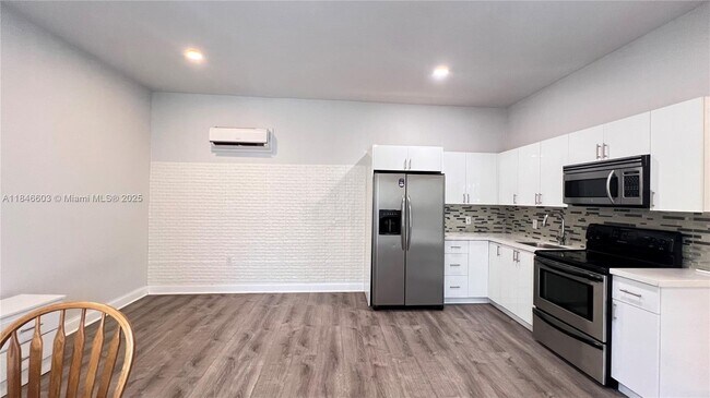 10911 SW 242nd St in Homestead, FL - Building Photo - Building Photo
