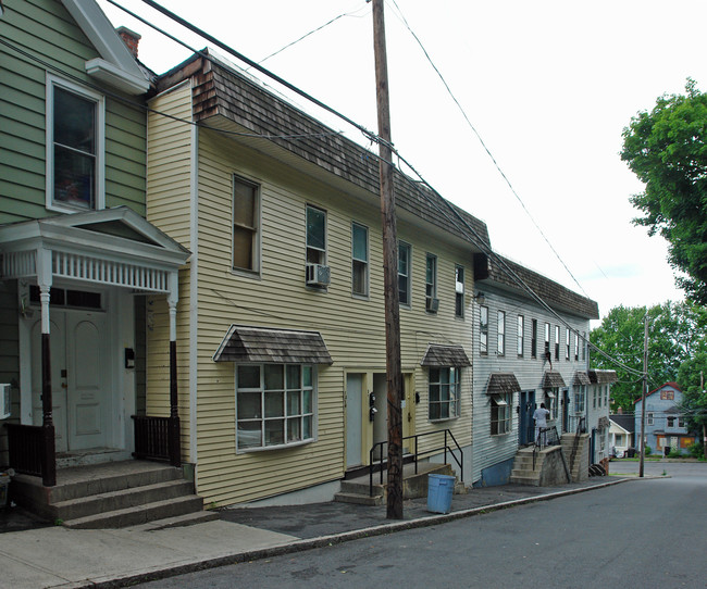 1206-1216 Sausse Ave in Troy, NY - Building Photo - Building Photo