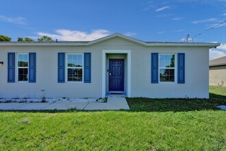 1744 SE North Blackwell Dr in Port St. Lucie, FL - Building Photo - Building Photo