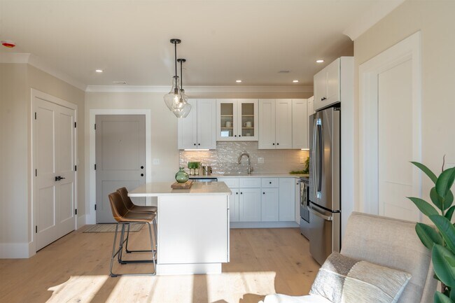 815 Lafayette Rd in Portsmouth, NH - Building Photo - Building Photo