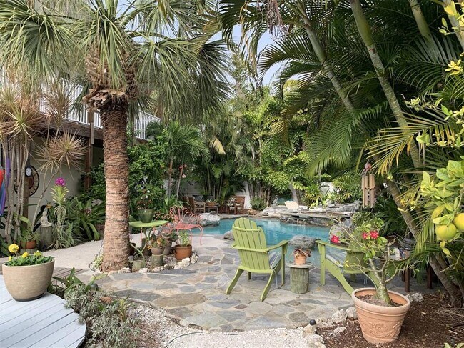 701 Broadway St in Longboat Key, FL - Building Photo - Building Photo