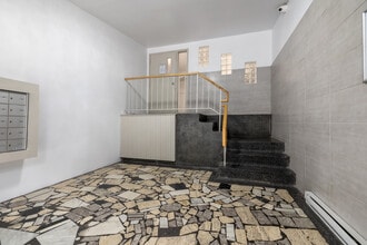 1240-1250 du Fort in Montréal, QC - Building Photo - Lobby