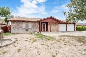 104 Paloma Dr in Del Rio, TX - Building Photo - Building Photo