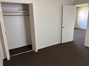 701 703-703 E Oregon St in Evansville, IN - Building Photo - Building Photo