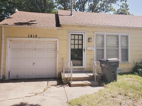 1818 N Garland St in Wichita, KS - Foto de edificio - Building Photo