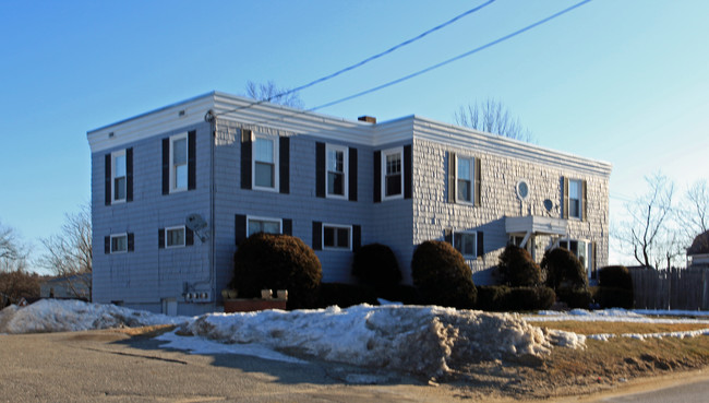 196 Pettingill St in Lewiston, ME - Foto de edificio - Building Photo