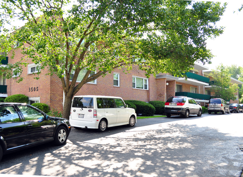 Clark's Lane Apartment in Baltimore, MD - Foto de edificio