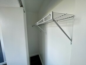 5122 Likini St in Honolulu, HI - Building Photo - Building Photo