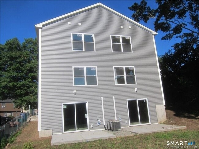 574 Chopsey Hill Rd in Bridgeport, CT - Building Photo - Building Photo