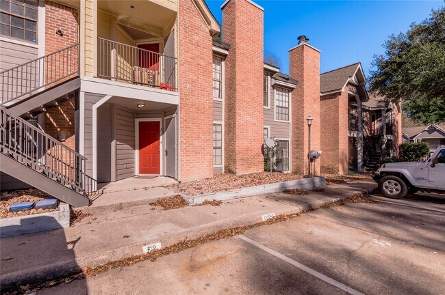 2401 Sycamore Ave in Huntsville, TX - Building Photo - Building Photo