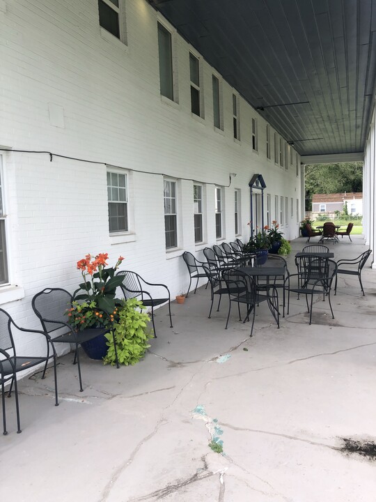 Mount Vernon Apartments in Topeka, KS - Building Photo