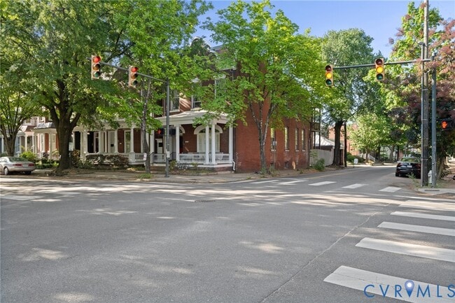 1527 Grove Ave in Richmond, VA - Building Photo - Building Photo