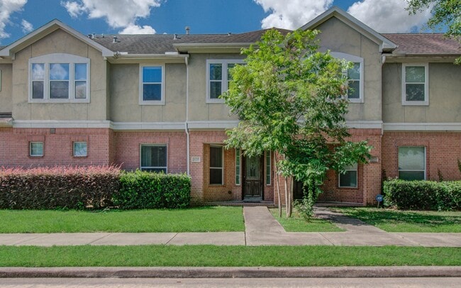 10205 Brooktree Dr