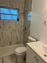2421 SW 6th St in Fort Lauderdale, FL - Building Photo - Building Photo