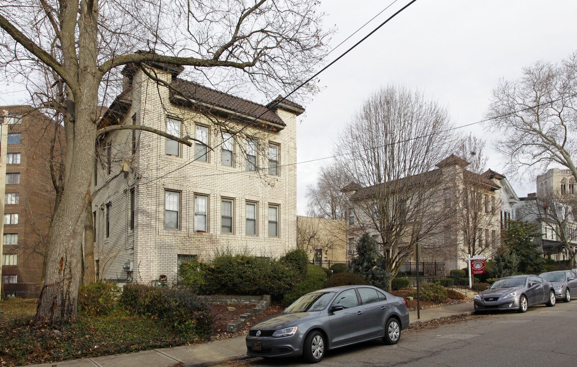 6023-6033 Walnut St in Pittsburgh, PA - Building Photo