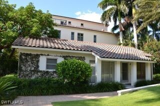 56 Gulf Shore Blvd S in Naples, FL - Building Photo - Building Photo
