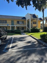 720 Meadows Cir in Boynton Beach, FL - Building Photo - Building Photo