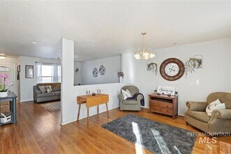 1929 W Honey Dew Dr in Nampa, ID - Building Photo - Building Photo