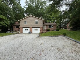 1208 Carnwise St SW, Unit 1208 in Canton, OH - Building Photo