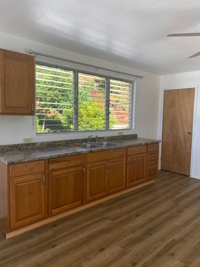 2338 Amoomoo St in Pearl City, HI - Building Photo - Building Photo