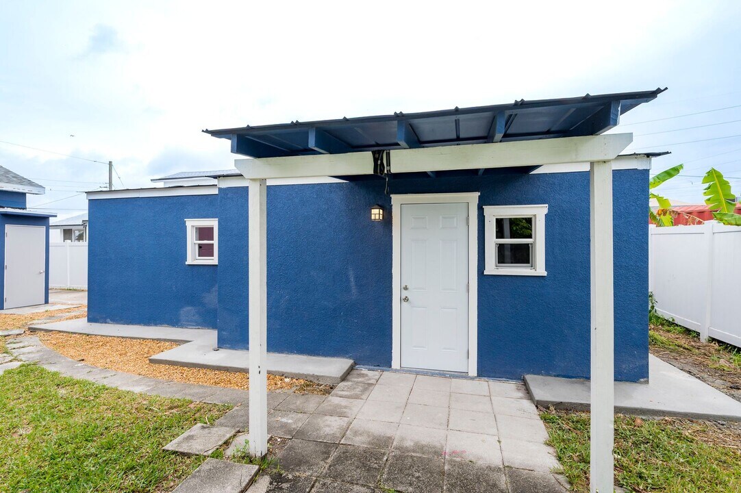 2017 Oceanview Pl in Tampa, FL - Building Photo
