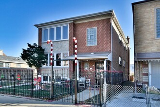 2141 N Melvina Ave in Chicago, IL - Building Photo - Building Photo